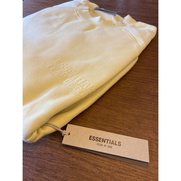 Essentials Fear of God Crewneck size Large - Picture 2 of 8